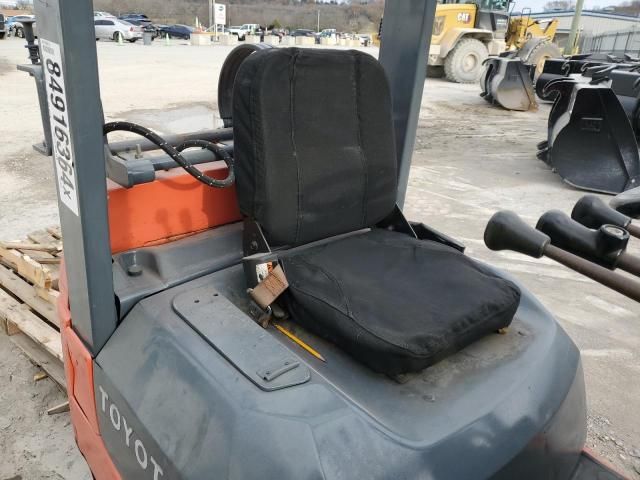 2000 Toyota Fork Lift