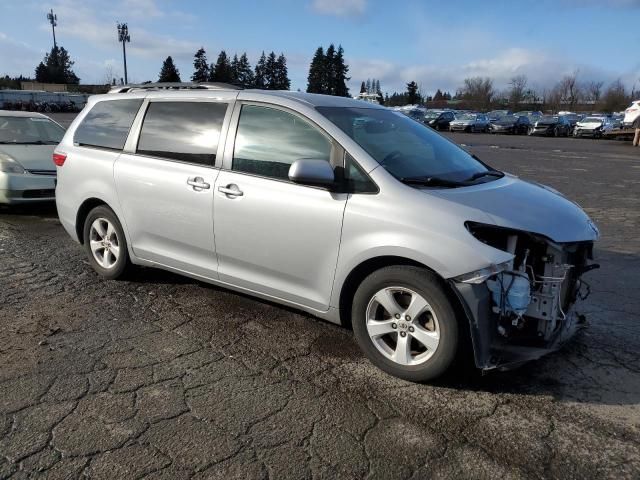 2017 Toyota Sienna LE