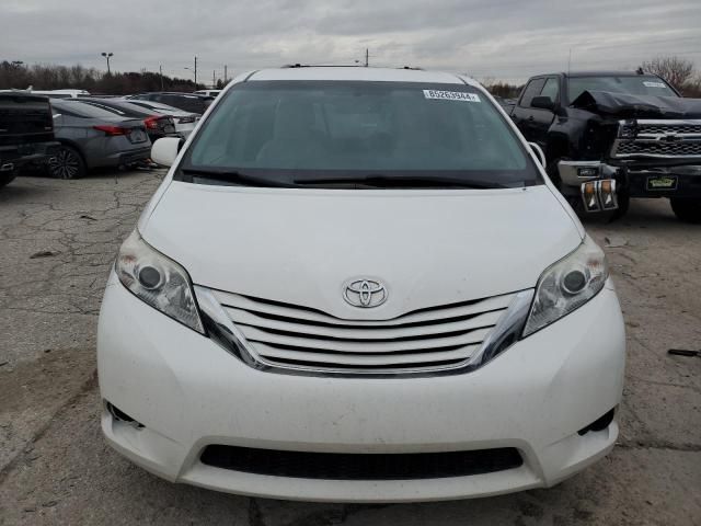 2016 Toyota Sienna LE