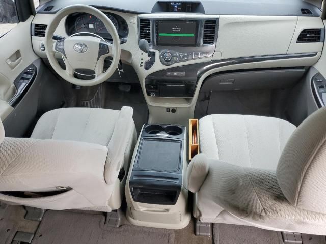 2014 Toyota Sienna LE