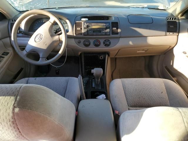 2004 Toyota Camry LE