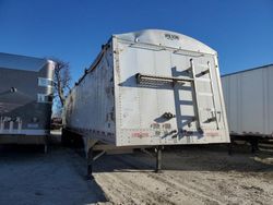 Salvage trucks for sale at Wichita, KS auction: 2016 Trail King 53' Trailer