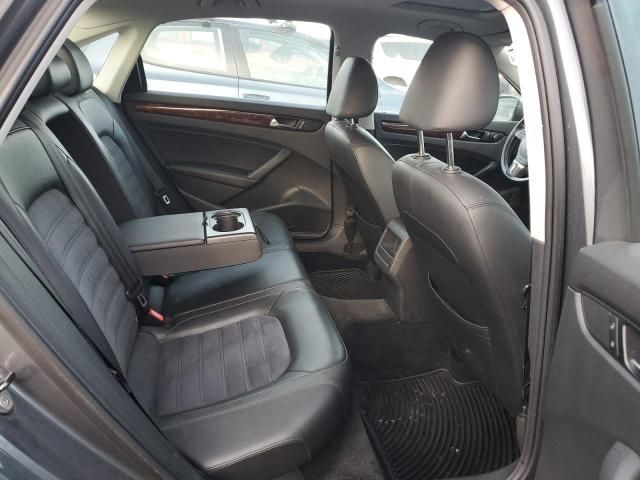 2012 Volkswagen Passat SEL