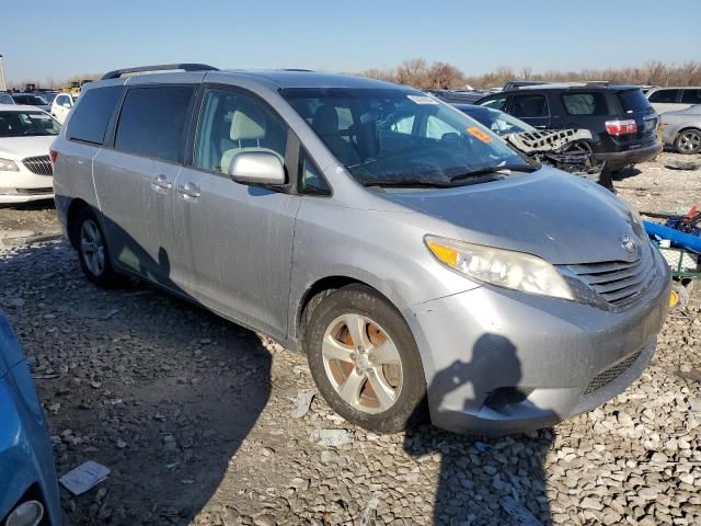 2016 Toyota Sienna LE