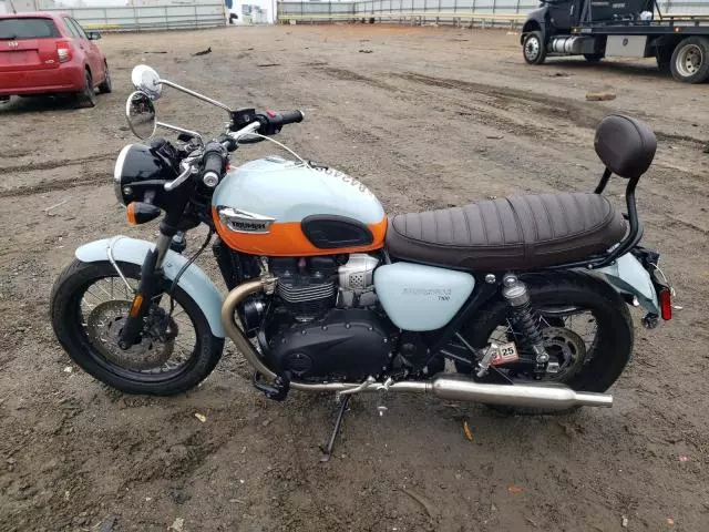 2023 Triumph Bonneville T100