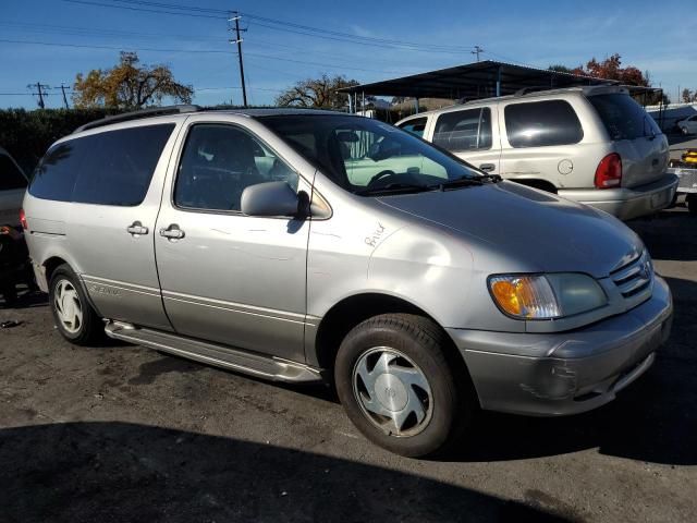 2001 Toyota Sienna LE