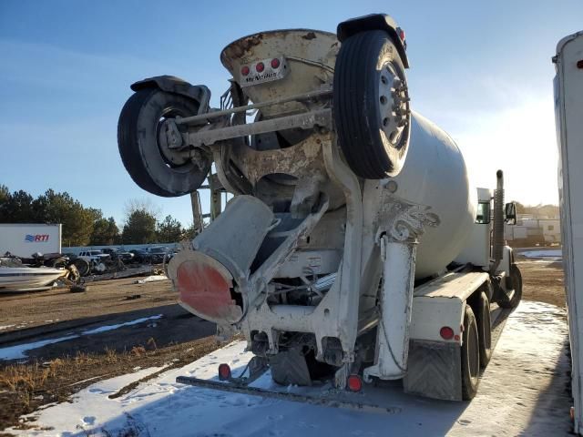 2017 Kenworth Construction W900