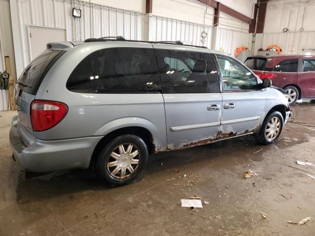 2005 Chrysler Town & Country Touring