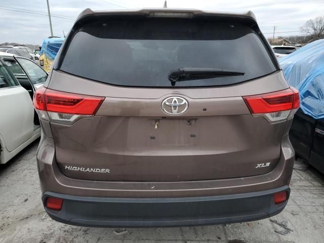 2017 Toyota Highlander SE