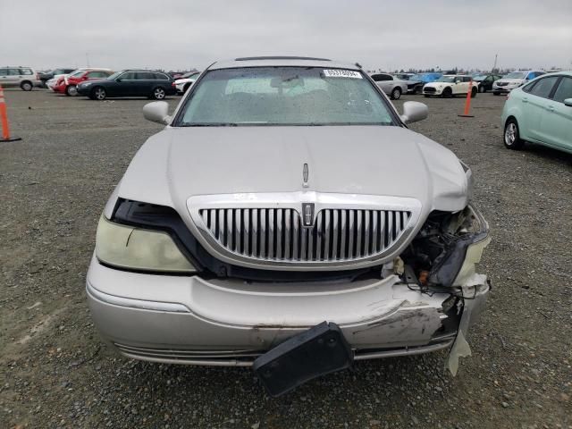 2006 Lincoln Town Car Signature Limited