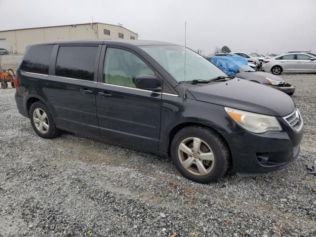 2010 Volkswagen Routan SE