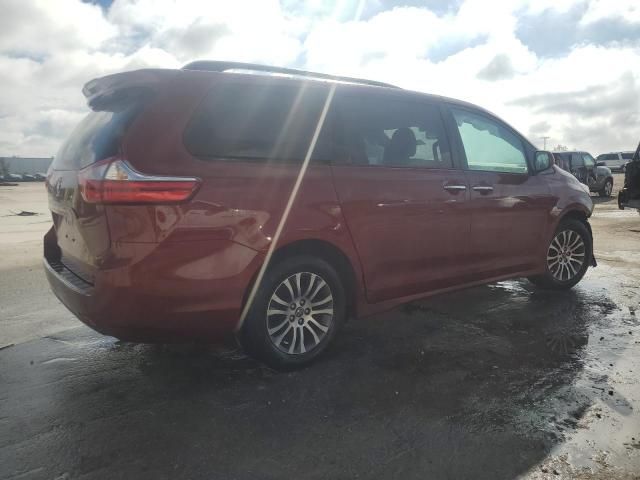 2018 Toyota Sienna XLE