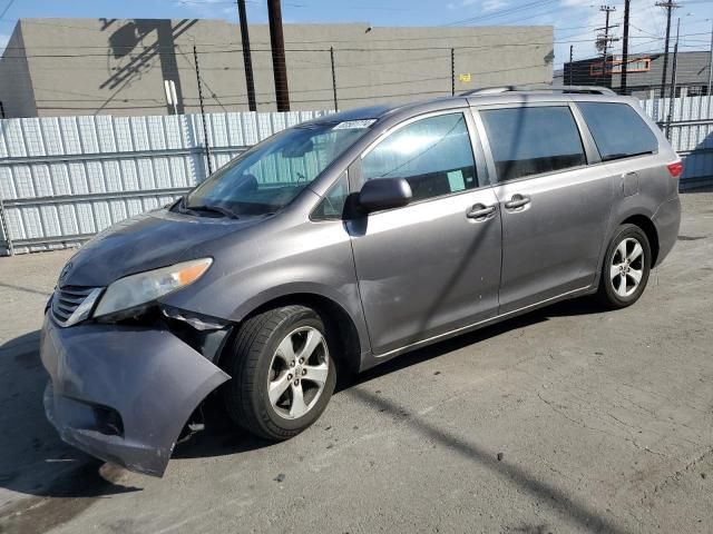 2017 Toyota Sienna LE