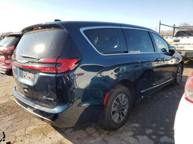 2022 Chrysler Pacifica Hybrid Limited