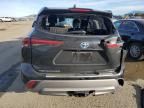 2022 Toyota Highlander Hybrid Platinum