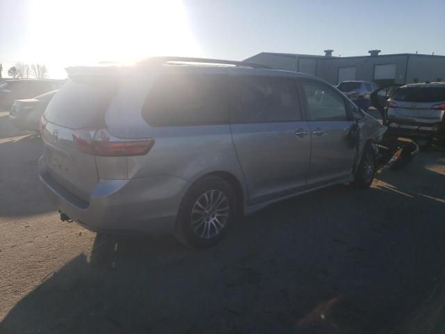 2020 Toyota Sienna XLE