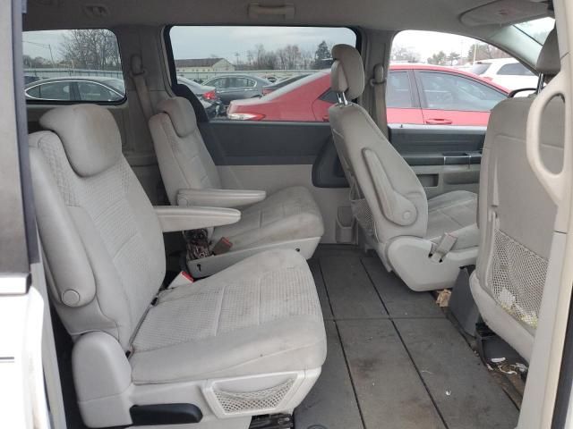 2010 Chrysler Town & Country LX