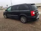 2015 Chrysler Town & Country Touring L