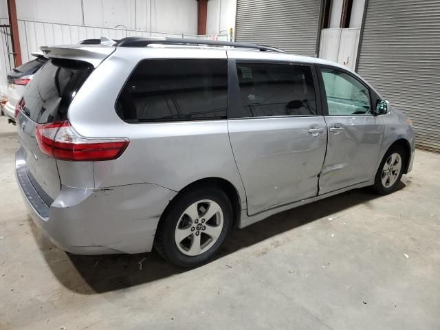 2018 Toyota Sienna LE