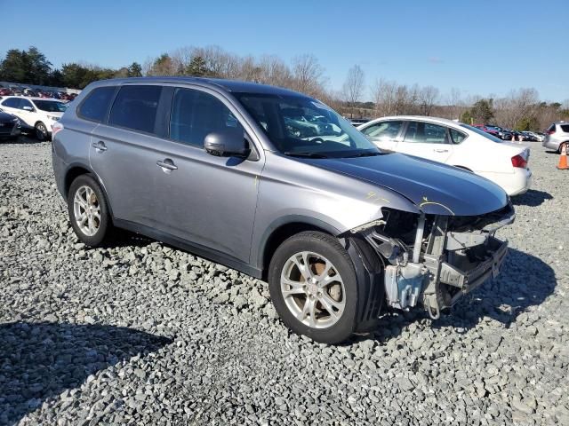 2015 Mitsubishi Outlander SE