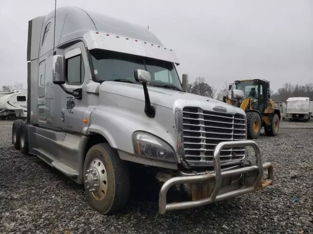 2013 Freightliner Cascadia 125