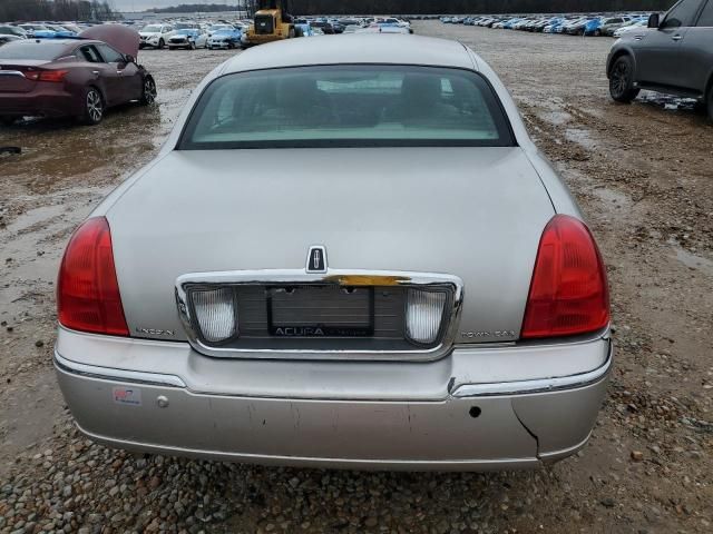 2005 Lincoln Town Car Signature