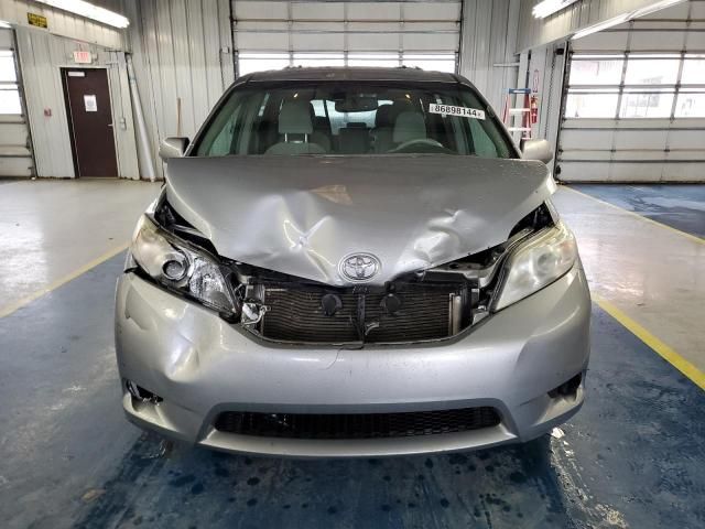 2014 Toyota Sienna LE