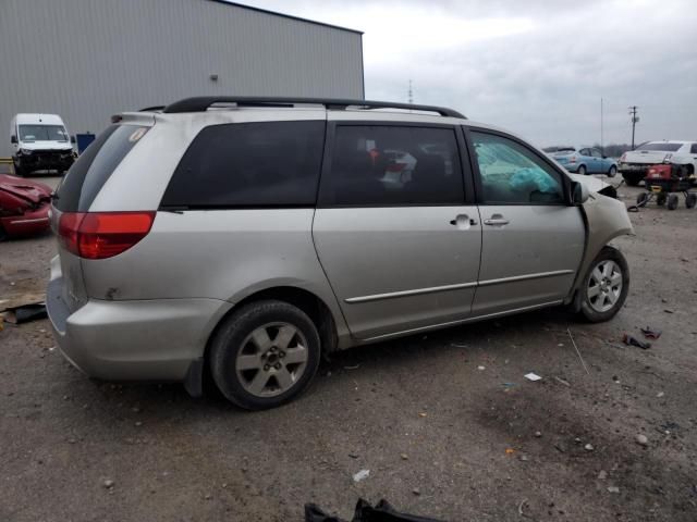 2004 Toyota Sienna CE