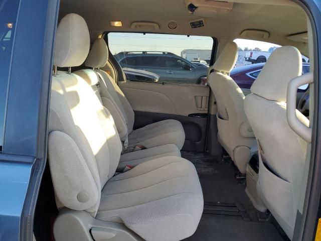 2013 Toyota Sienna LE