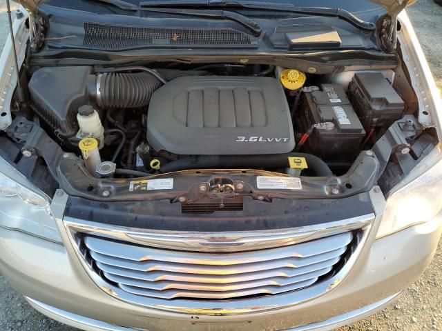 2015 Chrysler Town & Country Touring