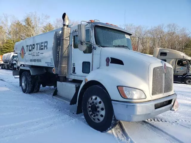 2009 Kenworth Construction T370