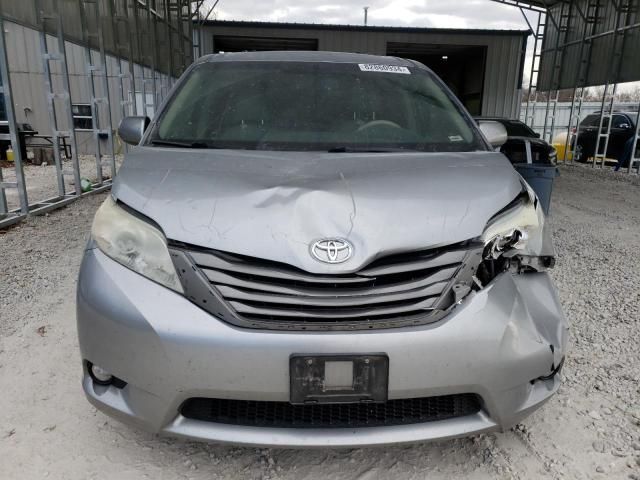 2013 Toyota Sienna XLE