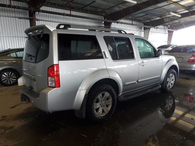 2005 Nissan Pathfinder LE