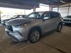 2022 Toyota Highlander Hybrid Platinum