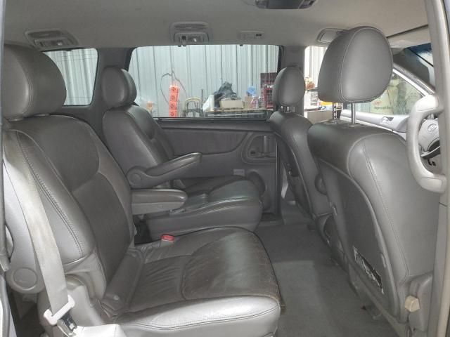 2004 Toyota Sienna XLE