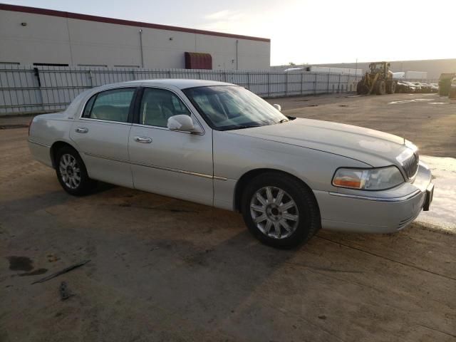 2005 Lincoln Town Car Signature