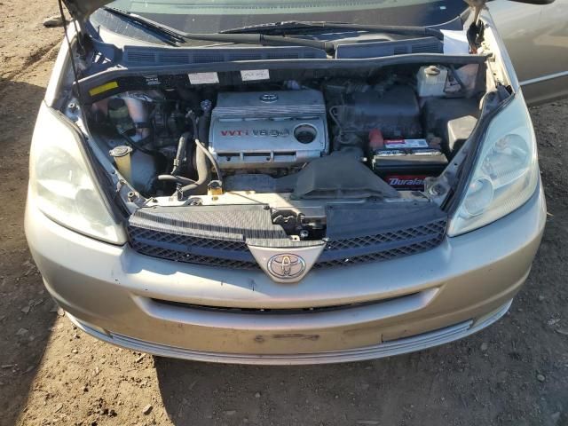 2004 Toyota Sienna XLE