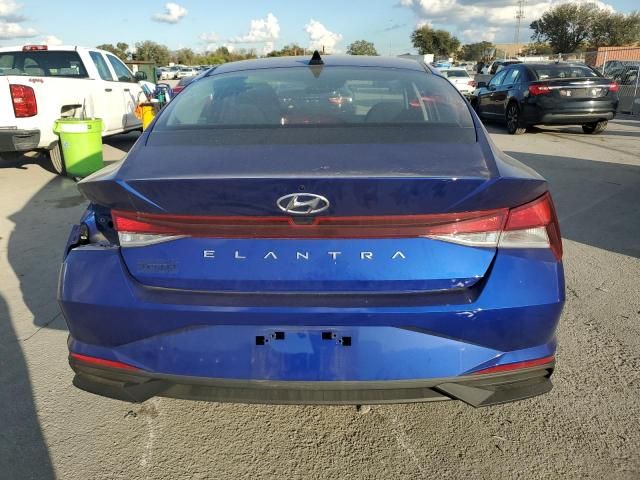 2023 Hyundai Elantra SE