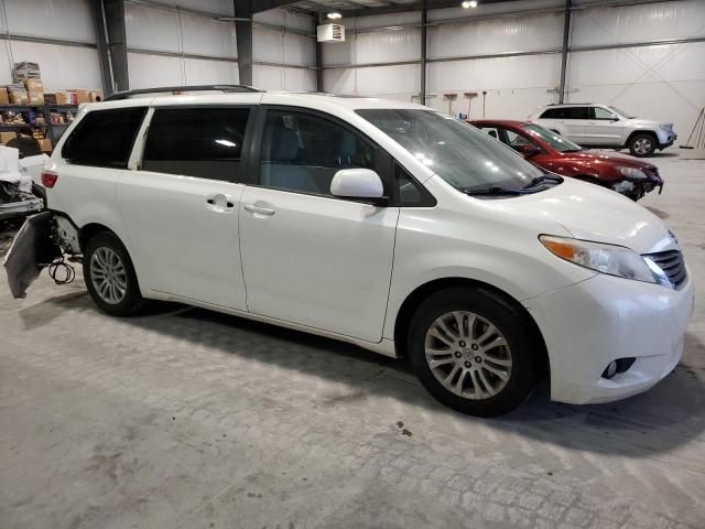 2017 Toyota Sienna XLE