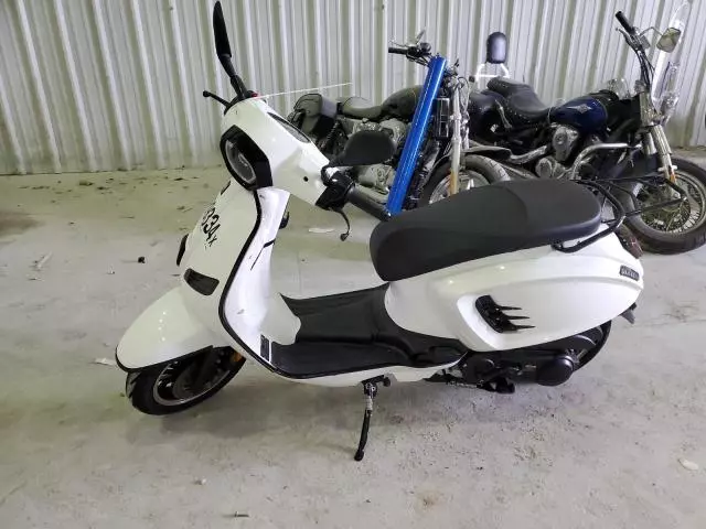 2024 Moped Moped