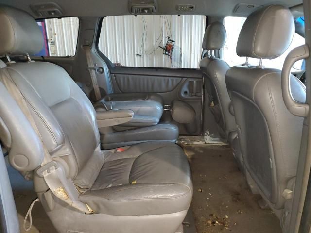 2004 Toyota Sienna XLE