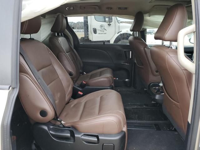 2017 Toyota Sienna XLE