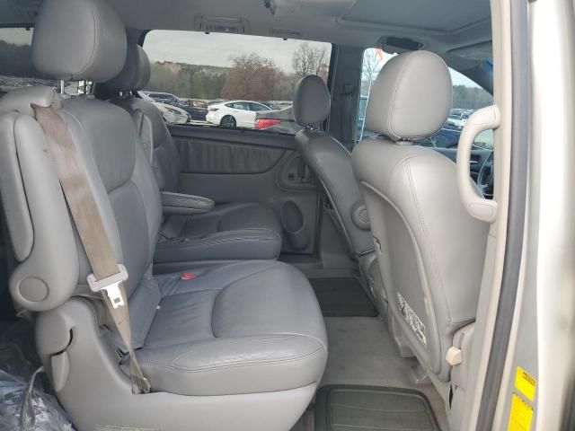 2004 Toyota Sienna XLE