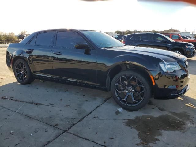 2019 Chrysler 300 Touring