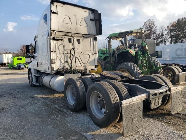 2014 Freightliner Cascadia 125