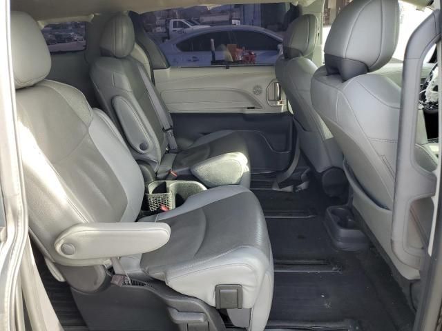 2022 Toyota Sienna Limited