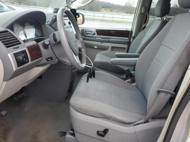 2010 Chrysler Town & Country Touring