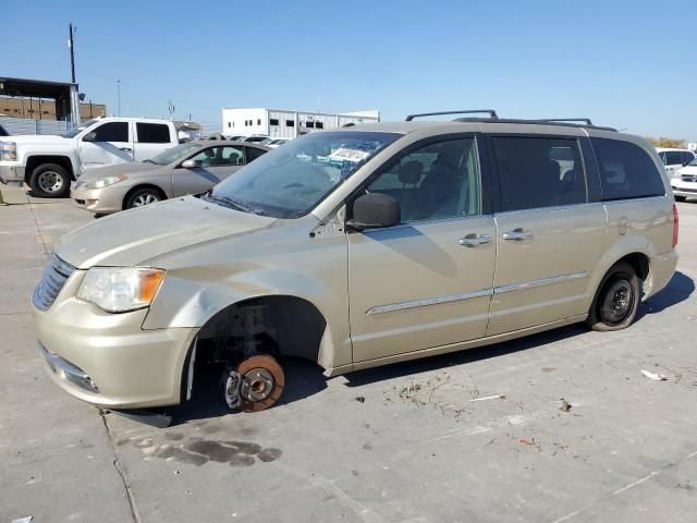 2011 Chrysler Town & Country Touring L