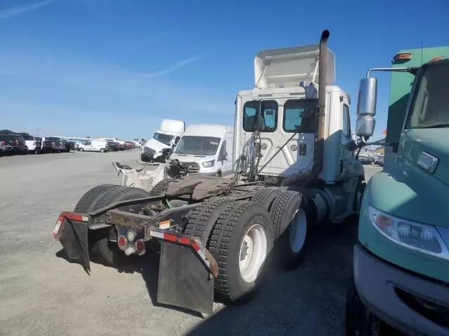 2012 Freightliner Cascadia 125