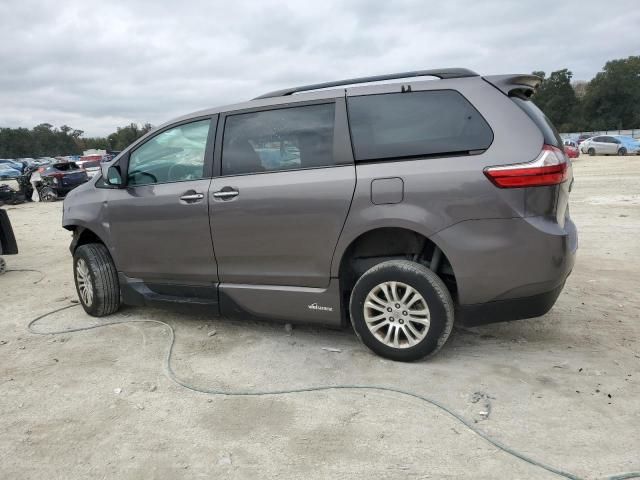 2016 Toyota Sienna XLE